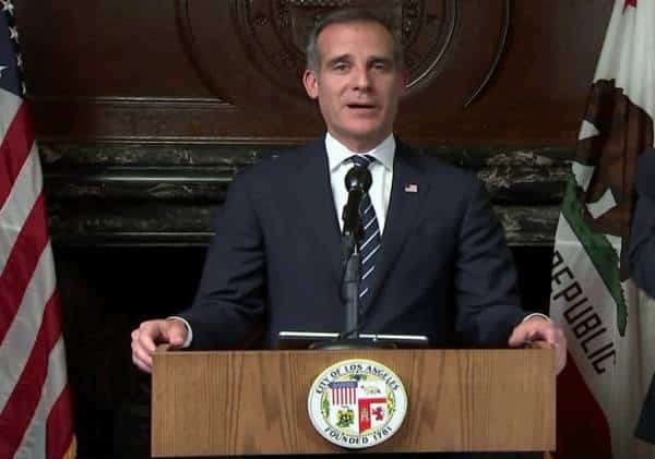 רשמית בלוס אנג'לס: המסעדות, בתי הקולנוע ומכוני הכושר סגורים בפני הציבור