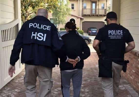 "זהו לא העונש שציפינו לו": מנהלת מנגנון הונאת ההגירה בדרום קליפורניה תגורש מארה"ב