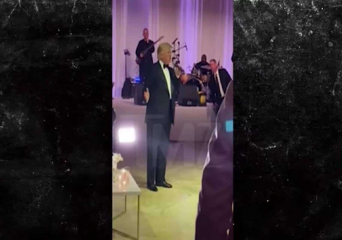 טראמפ הופיע בחתונה והטיח האשמות בביידן: "מה שלומנו עם איראן וסין?"