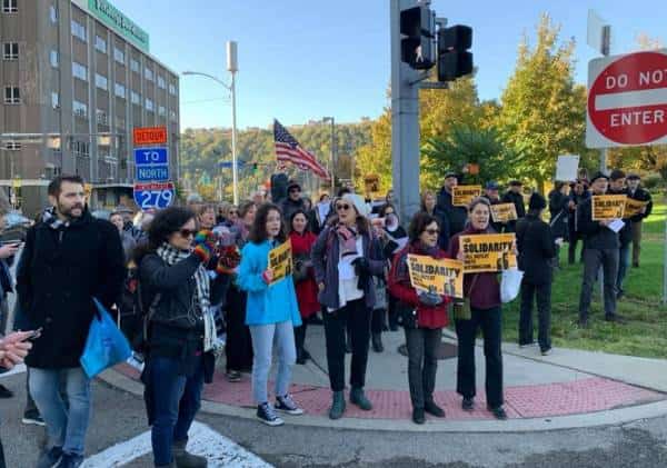 מפגינים יהודים הפריעו לדברי טראמפ, הנשיא הגיב ואמר שהם "לא יודעים עם מי הם מתעסקים"