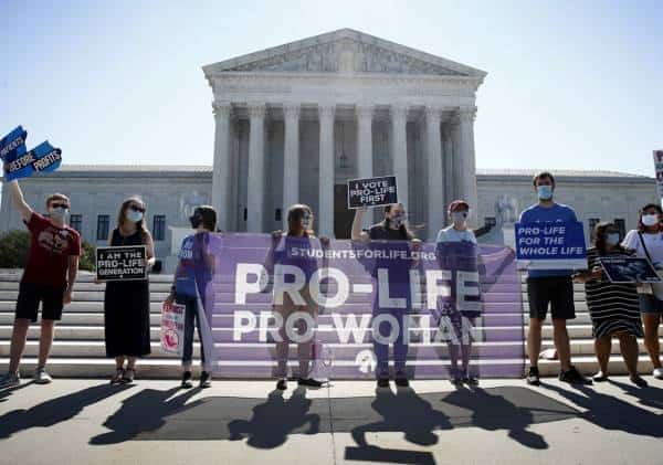 הפתעה בוושינגטון: ביהמ"ש העליון פסק נגד חוק שנועד לאסור על הפלות