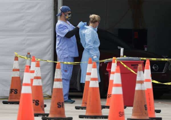 "עברו 5 חודשים ועדיין אין מספיק מסכות וכפפות": בתי החולים בארה"ב שוב מדווחים על מחסורים בציוד