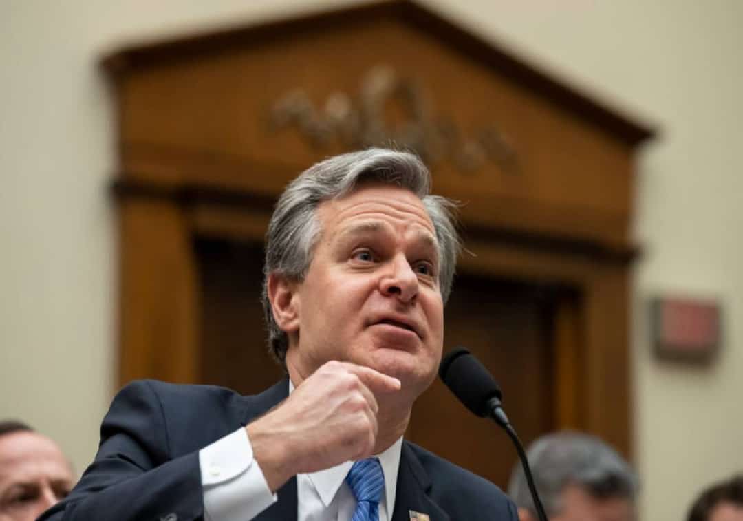 ראש ה-FBI: "עסקים אמריקאים חייבים לשתף איתנו פעולה כנגד סין"