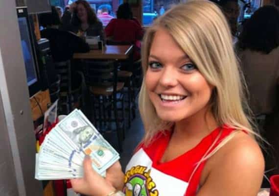 צפון קרוליינה: הזמין 2 כוסות מים, והשאיר טיפ בסכום בלתי נתפס