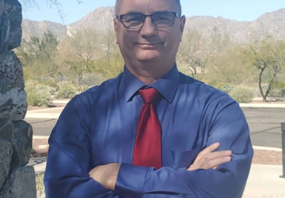 פוליטיקאי רפובליקני נתפס 'מענג את עצמו' מול גן ילדים: "לא שמתי לב איפה אני"