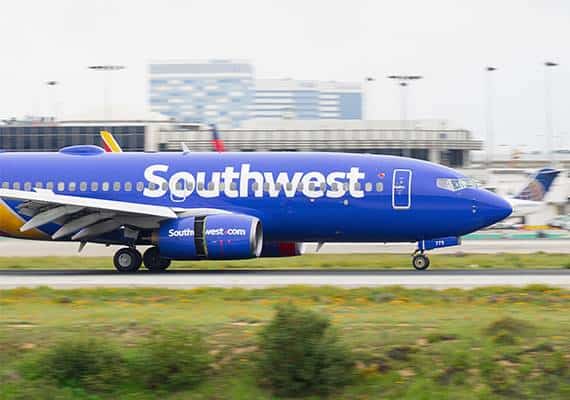 תקף מינית במהלך טיסה, וטען: "נשיא ארה"ב אומר שזה בסדר לתפוס נשים באיבר המין"