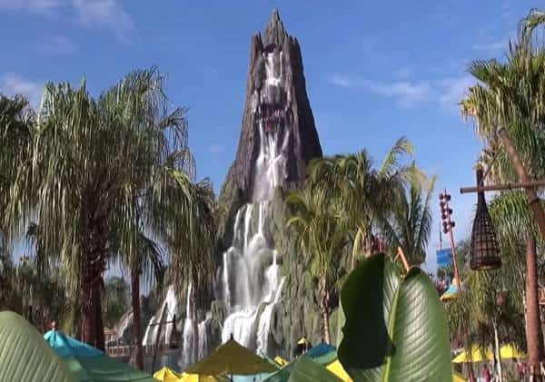 מעל 100 דיווחים על פציעות בהן שיתוק מהצוואר ומטה בפארק "וולקנו" לשעשועי מים באורלנדו