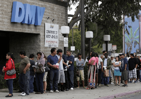 קליפורניה: רוצים לשלם למישהו שיעמוד עבורכם בתור ל-DMV?
