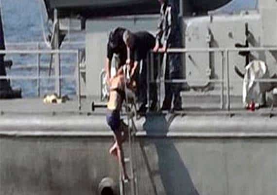 קפצה מאוניית תענוגות ושרדה 10 שעות בלב ים