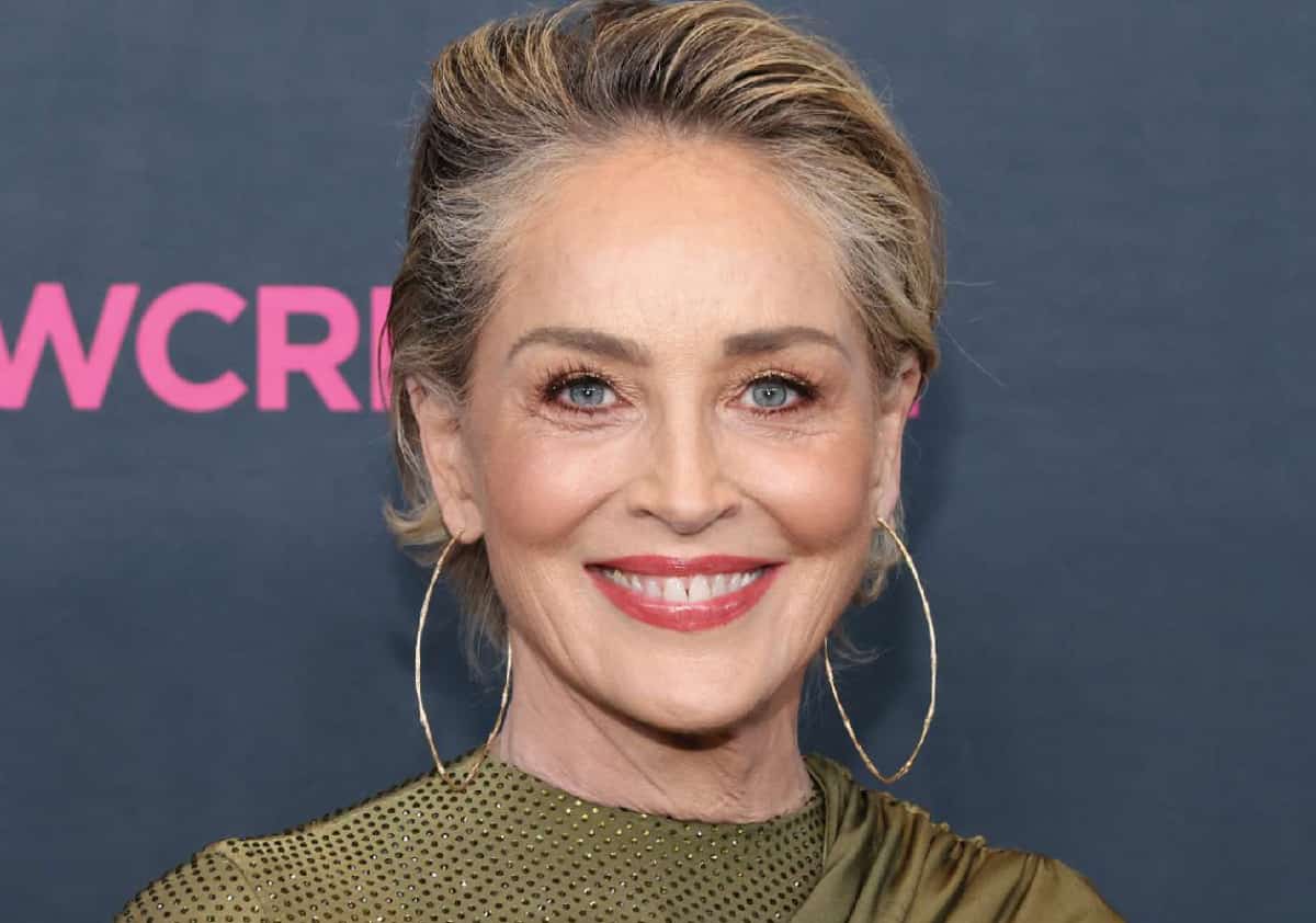 הכוכבת ההוליוודית הייתה אמורה להעניק את פרס 'חזון הפסטיבל למפיק לורנס בנדר, אבל ברגע האחרון הודיע על ביטול בשל אילוצי לו"ז. אם זאת, מנכ"ל האירוע לא בט