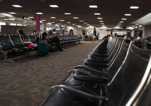 התרברב בפוסט שהפר את הבידוד בהוואי וישלם מחיר יקר: רגע לפני הטיסה ללוס אנג'לס, תושב הוואלי נעצר בשדה התעופה 