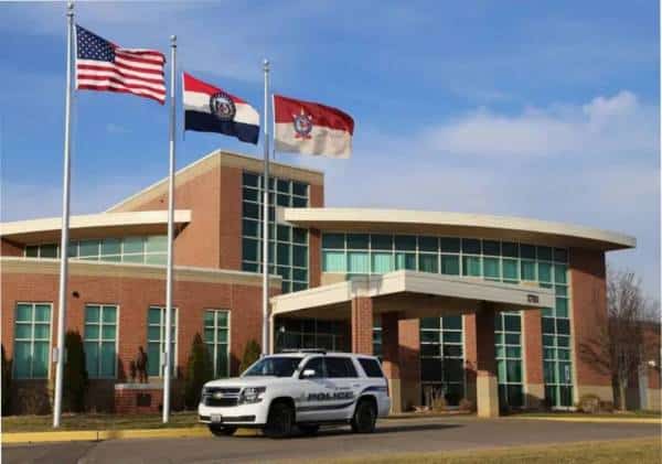 בת ה-11 ילדה באמבטיה: אחיה הבכור ושני הוריה נעצרו