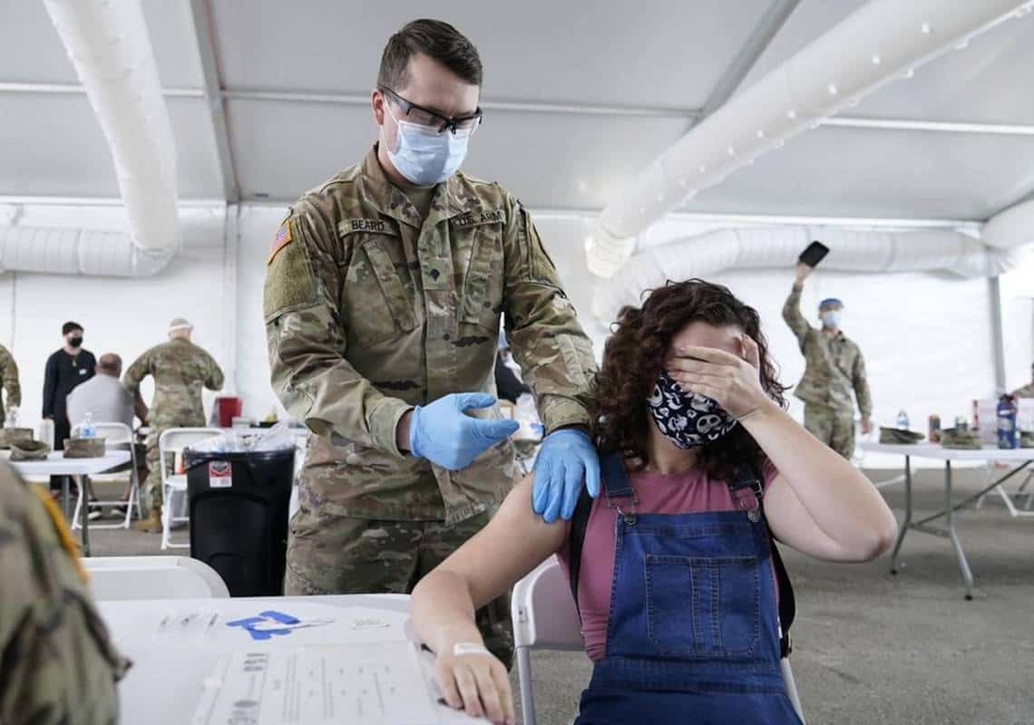 "מחצית ממקרי הקורונה החדשים בארה"ב - ב-5 מדינות בלבד": האם ניו יורק ופלורידה בדרך לקבל יותר חיסונים?