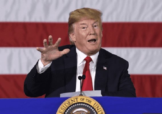 חי בסרט: שבוע המציאות החלופית של הנשיא טראמפ