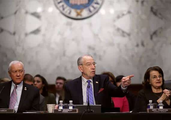 דעה: הפארסה בוועדת המשפטים של הסנאט מוכיחה שהבעיות של הרפובליקנים לא התחילו עם טראמפ