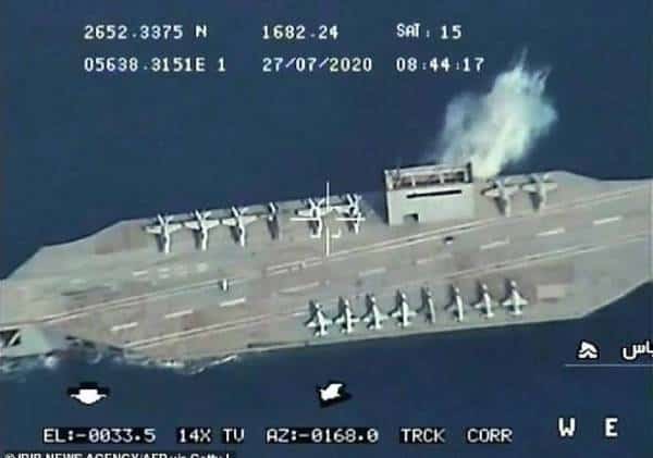 משמרות המהפכה בנו דגם של נושאת מטוסים אמריקנית והחלו בתרגיל צבאי התקפי