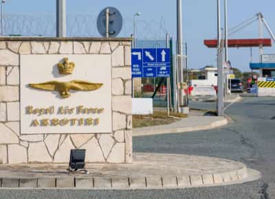 איראן תקפה לראשונה מדינה אירופית: טילים כוונו לבסיסים הבריטיים בקפריסין