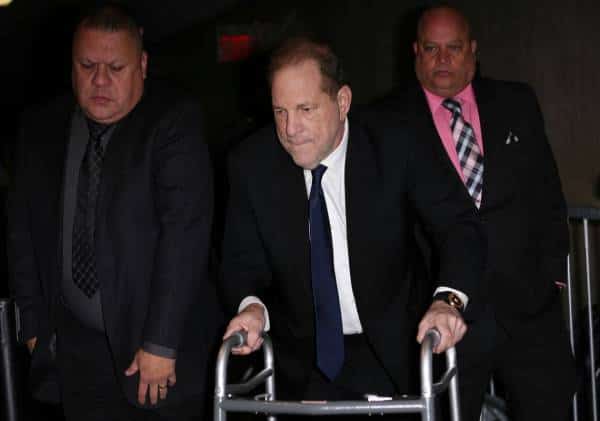 לאחר עסקת טיעון: כשהוא רזה, חולה, ותשוש הגיע הארווי ווינשטיין לבית המשפט 