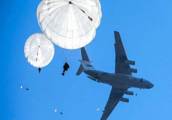 הרוסים מתרגלים יחידות מיוחדות בבלארוס