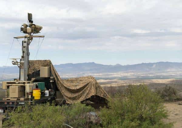 למרות הצניחה בניסיונות ההסתננות לארה"ב: עשרות מצלמות הוצבו לאורך הגבול הדרומי