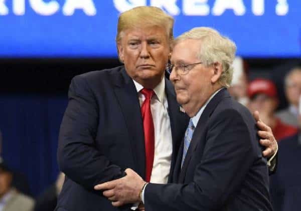 הסכין הסופי: מנהיג הרוב הרפובליקני - "מרוצה מניסיונות ההדחה של הדמוקרטים, יש לטהר את המפלגה השמרנית מטראמפ"