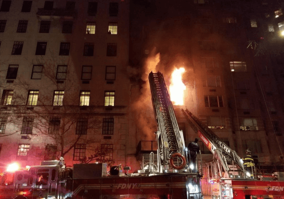 ניו יורק: חמישה פצועים בשריפה בבניין עתיק ב-Upper East Side
