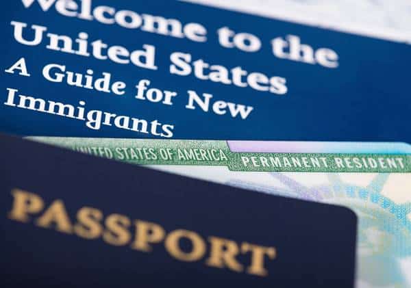  ממשל טראמפ מטיל פצצה בנושא ההגירה: הכריז על מדיניות חדשה שתמצמם משמעותית את מספר הזכאים לגרין קארד‎