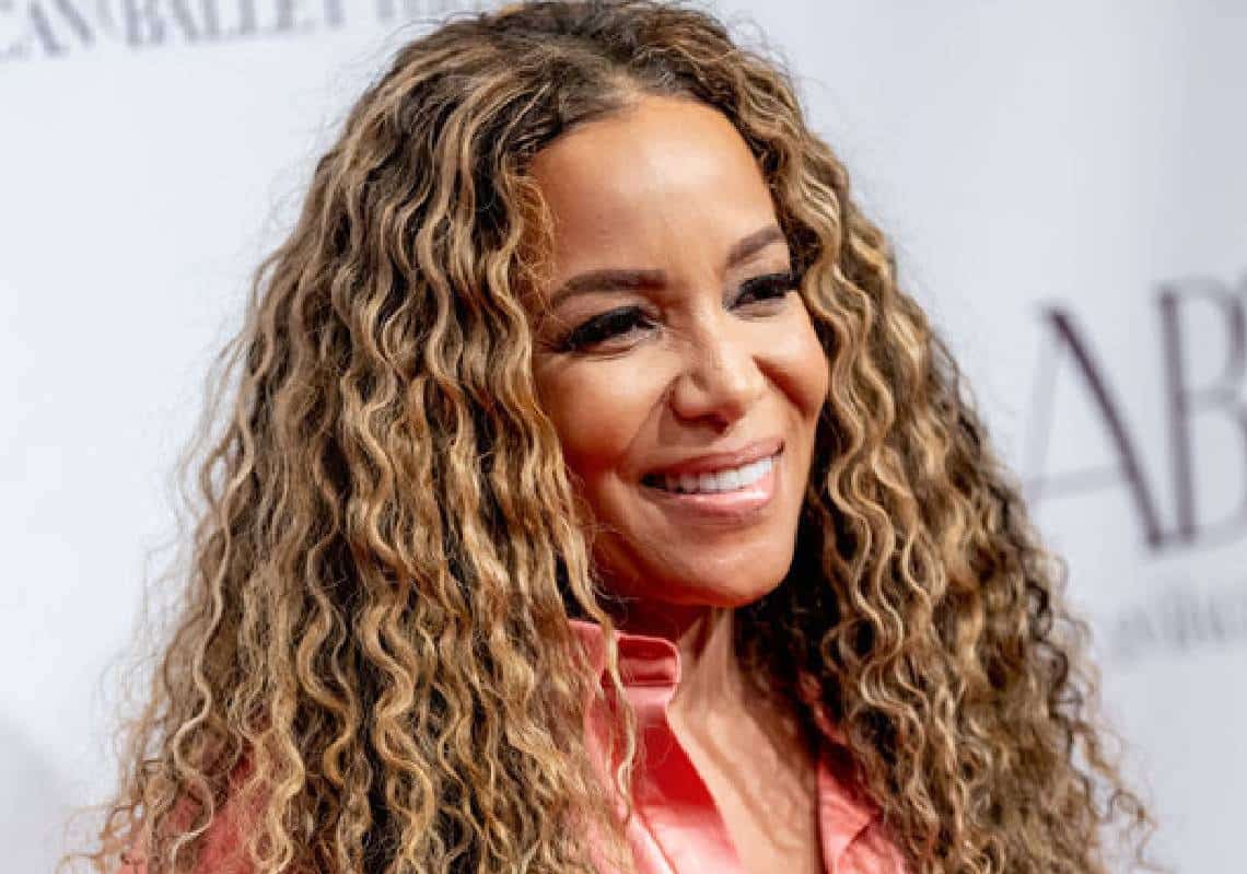 ‏מנחת טלוויזיה השוותה בשידור חי נשים רפובליקניות לבנות למקקים