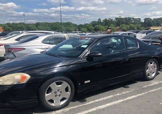  שבעה ילדים קטנים עברו רגעי אימה כשהם נעולים במכונית לוהטת: תושייה של בן 4 הצילה את חייהם