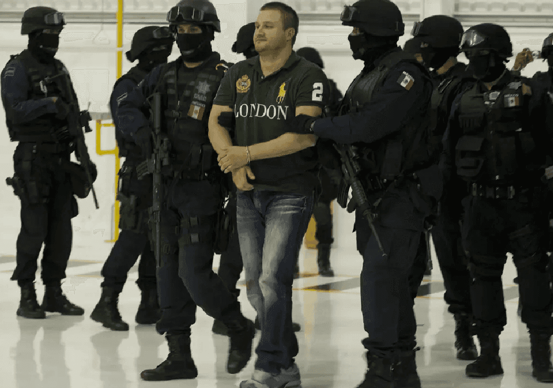 פושע אכזרי אמריקאי שעבד עבור קרטל מקסיקני - נעדר מהכלא הפדרלי בפלורידה