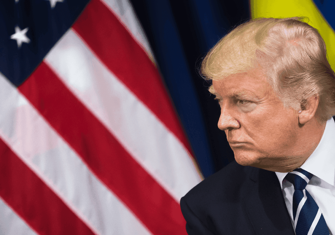 לשעבר עורך הדין של טראמפ: "הוא מנסה להחזיק את ארה"ב כבת ערובה"