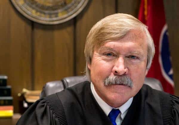 "יהודים, תתגברו כבר על השואה": סערה בעקבות פוסט אנטישמי חסר תקדים של שופט 