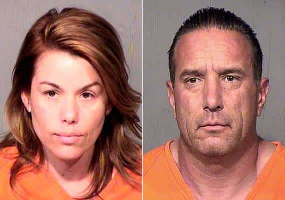 פניקס, אריזונה: זוג בלשים נשוי מואשם בגניבה ומשכון של רכוש המדינה, ובהם כלי נשק 