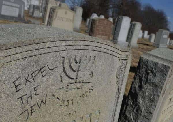 השנאה נמשכת: בית קברות יהודי הושחת בדרום מסצ'וסטס