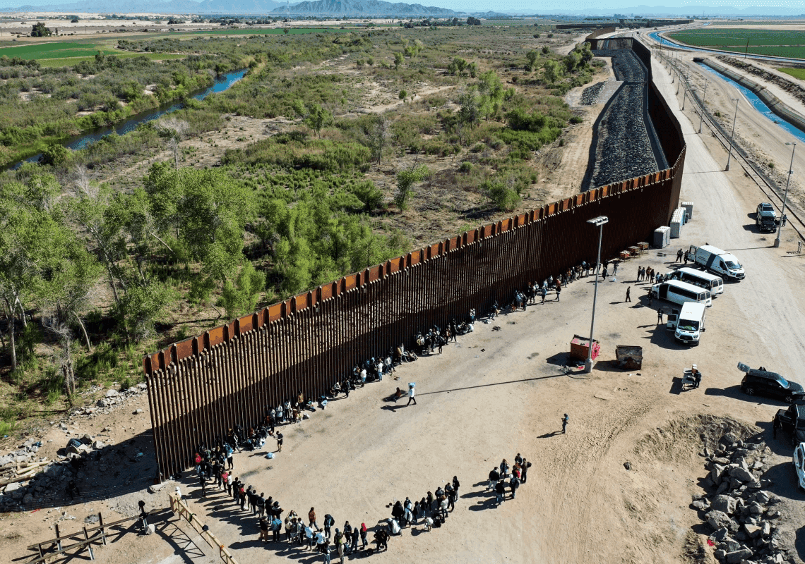 הממשל מתעורר: יו"ר בית הנבחרים מודה עד כמה עמוק משבר הגבול 