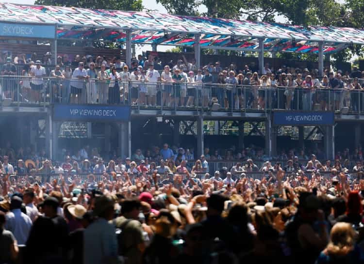 הטעות שמיליונים עושים בהופעות: כך אתם הורסים את השמיעה
