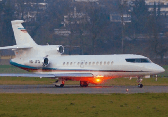 מטיף טלוויזיוני מבקש תרומות לרכישת מטוס פרטי