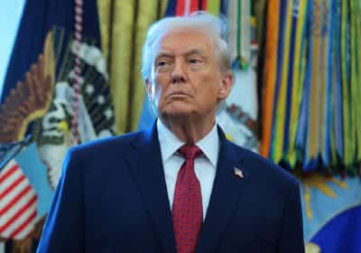 ממשל טראמפ במהלך חריג: קורא לכחמישים שגרירים אמריקאים לחזור לוושינגטון