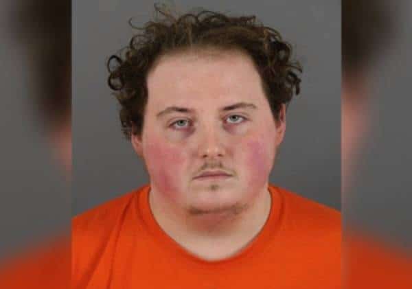 מאמן נבחרת השחייה נעצר: צילם בסתר את הבנות בחדר ההלבשה