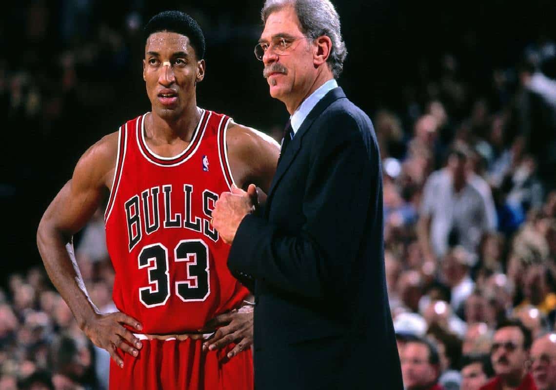 סקוטי פיפן טוען שאגדת הכדורסל, המאמן פיל ג'קסון "גזען" - לא תאמינו להסבר המוזר מדוע 