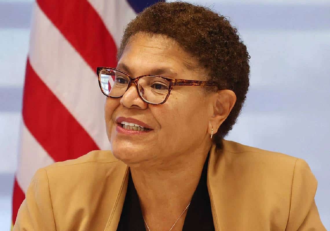 קארן באס נבחרה לראשות עיריית לוס אנג'לס