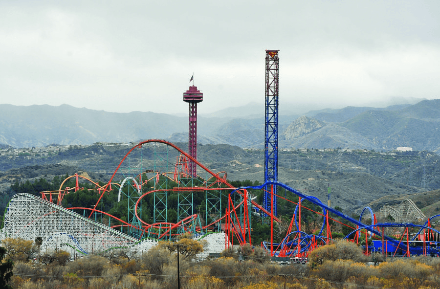  קליפורניה: פארק "SIX FLAGS" נסגר בעקבות הגעת הסופה  