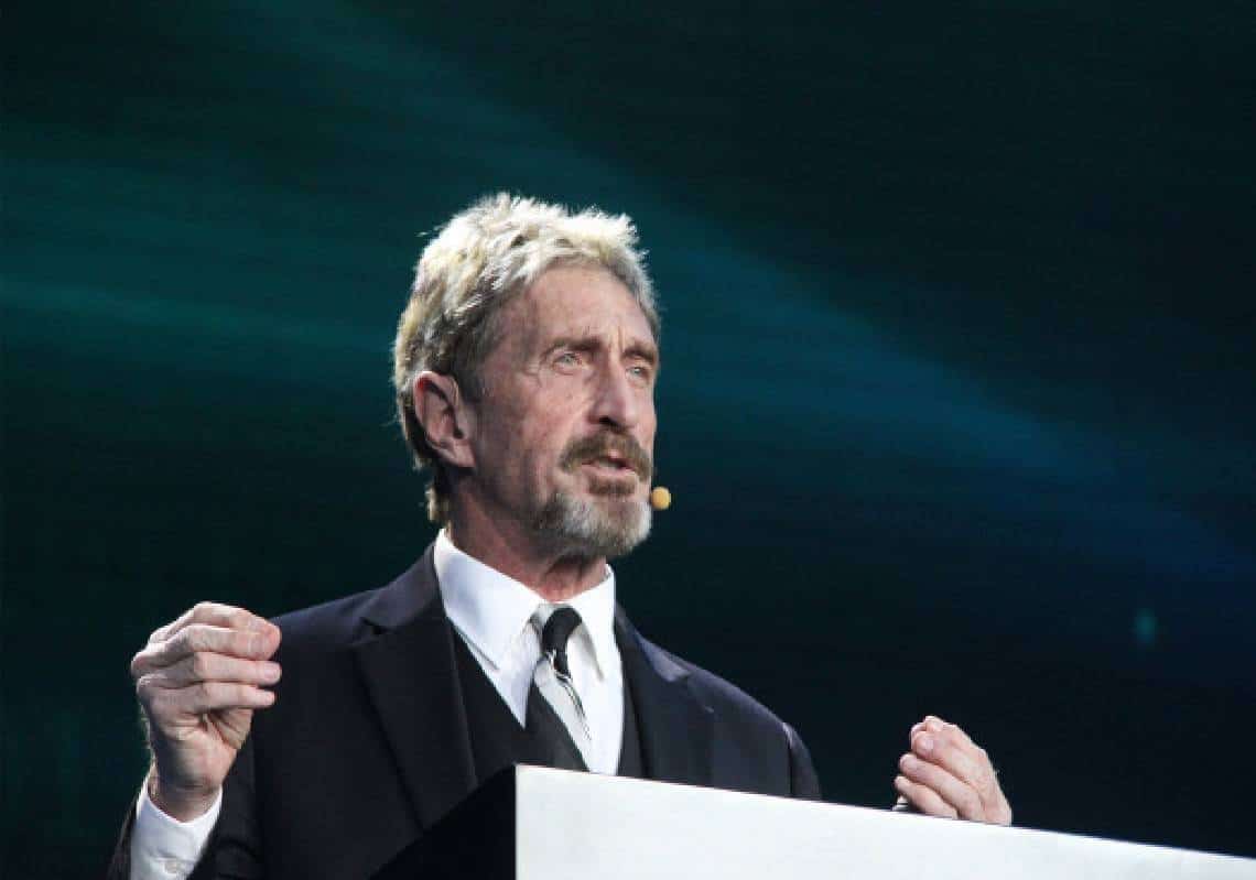 אלמנתו של ממציא האנטי-וירוס הססגוני ג'ון מקאפי (McAfee) טוענת: "הוא לא היה אובדני"