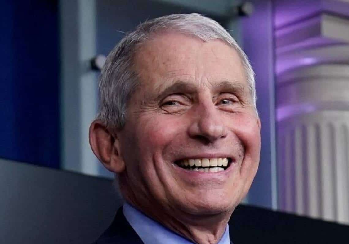 אנתוני פאוצ'י מתבדח על מקורות הקורונה: "פיתחתי את הזן הקדמוני"