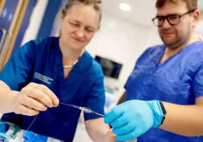 ניתוח בשלט רחוק בעזרת רובוט: רופא מפלורידה בהליך רפואי ראשון מסוגו בעולם