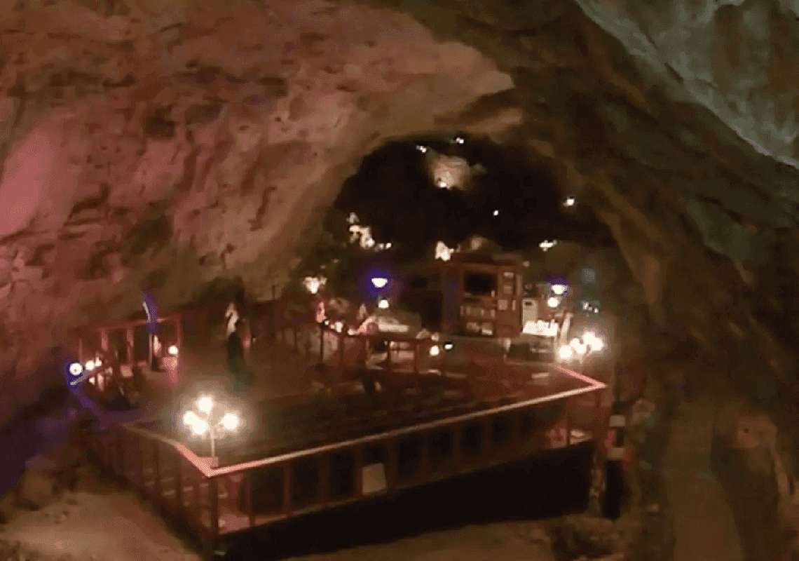 חמישה בני אדם לכודים מאות מטרים מתחת לאדמה במערות הגרנד קניון