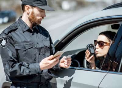 נשיפה אחת תגלה הכל: מכשיר פורץ דרך מתקרב לשוק שיאתר נהגים המושפעים מקנאביס תוך דקות