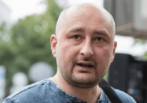 העיתונאי הרוסי ש"נרצח" - זייף את מותו