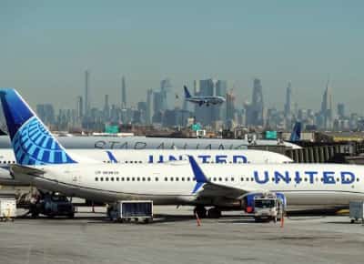 המלחמה משפיעה על כרטיסי הטיסה: המחירים מזנקים — והחופשה המשפחתית מתרחקת