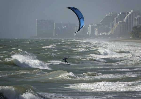חשש כבד לשטפונות: הוריקן צפוי להכות בלב ארה"ב ב-48 השעות הקרובות